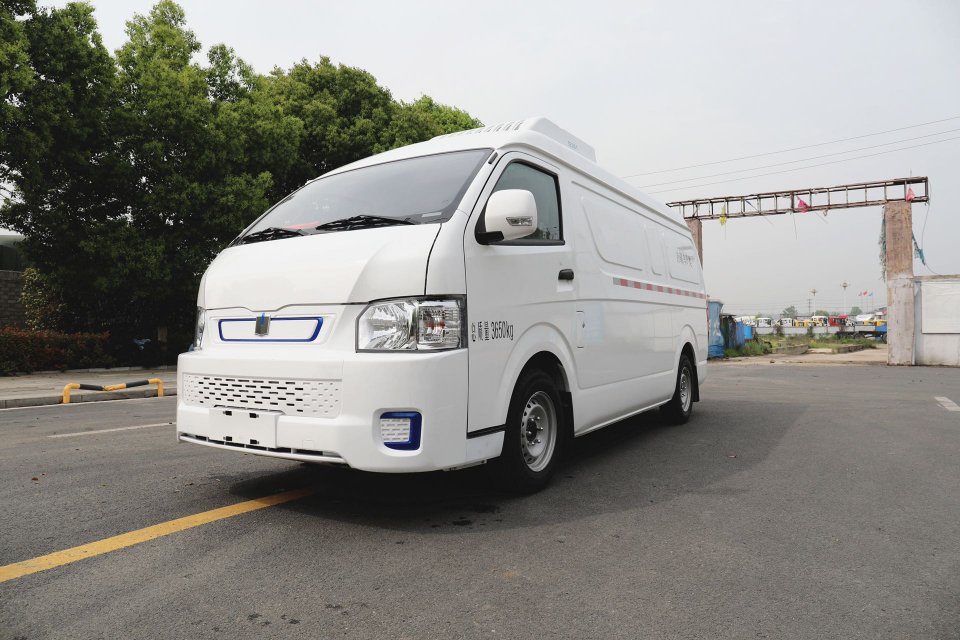 吉利純電動E6面包冷藏車