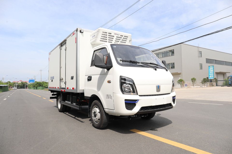 吉利 鋒銳V5E純電動冷藏車